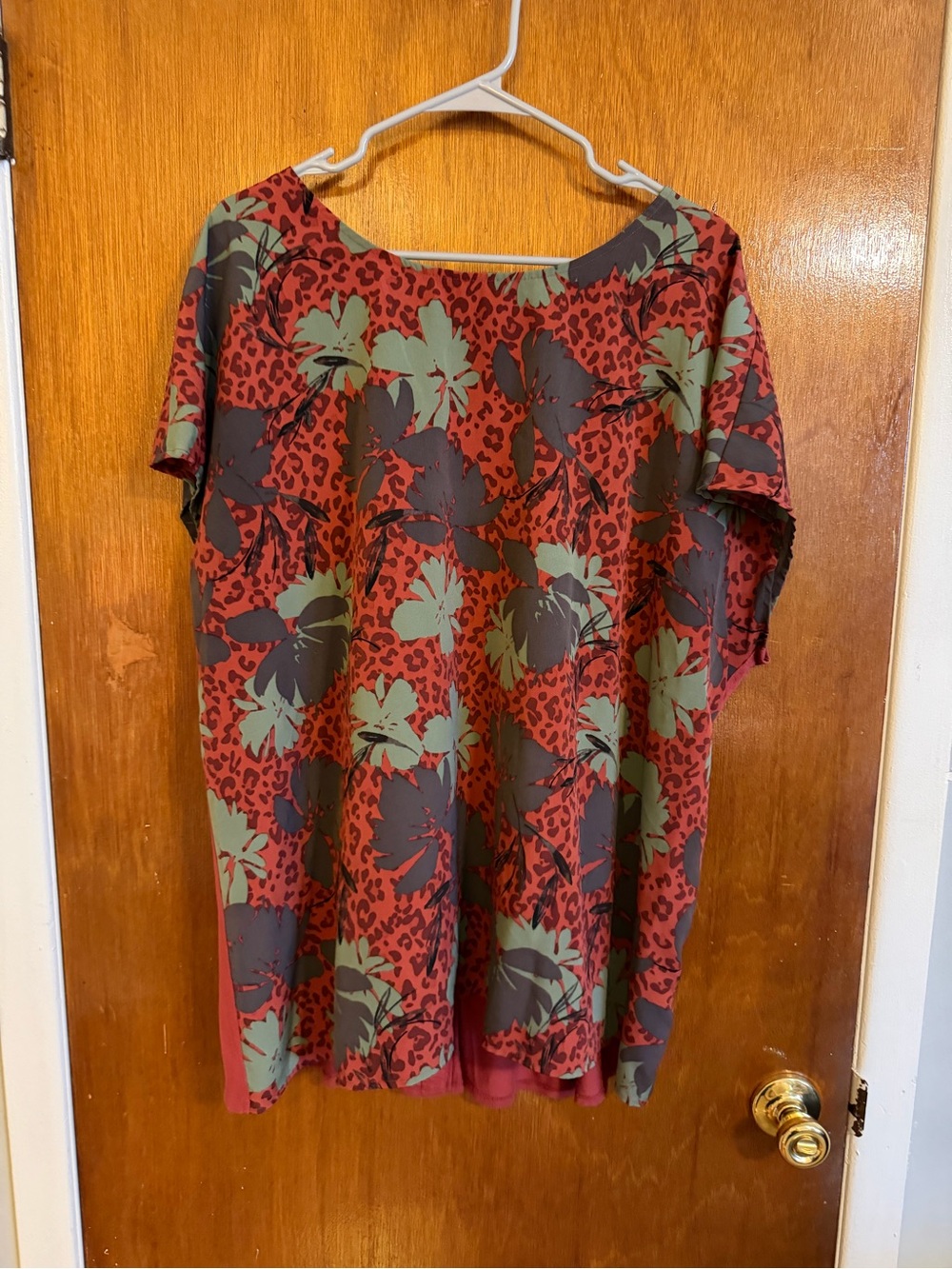 EVRI Red Floral & Leaf Print Short Sleeve Top